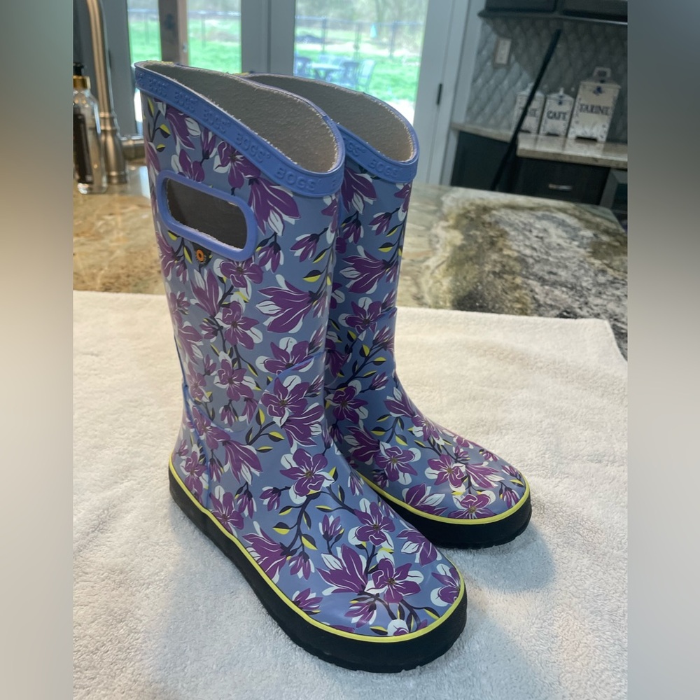 BOGS rain boots in Periwinkle Magnolia Print - girls size 3 - Picture 4 of 7